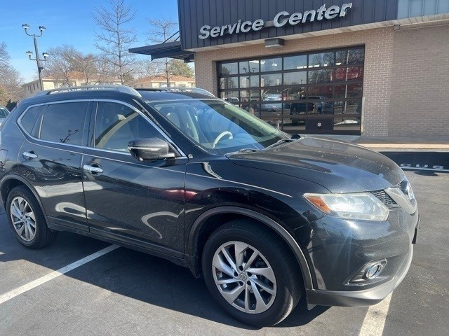 Nissan Rogue Vehicle Full-screen Gallery Image 3