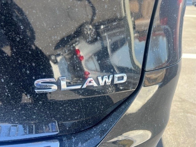 Nissan Rogue Vehicle Full-screen Gallery Image 5