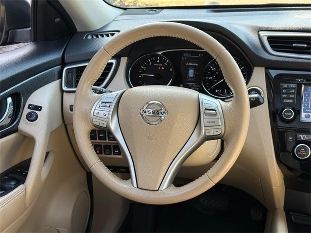 Nissan Rogue Vehicle Full-screen Gallery Image 13