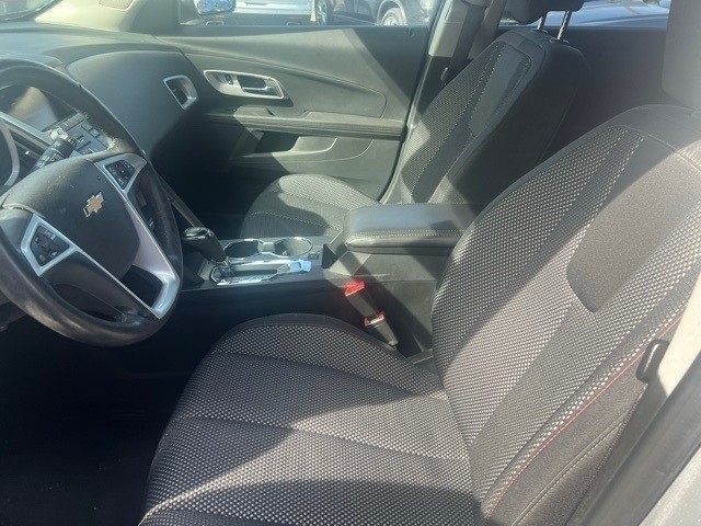 Chevrolet Equinox Vehicle Full-screen Gallery Image 6