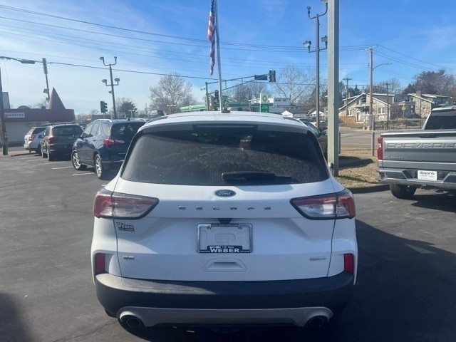 Ford Escape Vehicle Full-screen Gallery Image 4