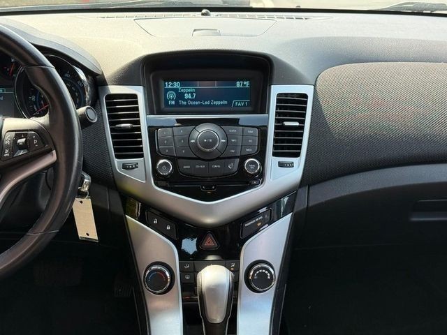 Chevrolet Cruze Vehicle Full-screen Gallery Image 13