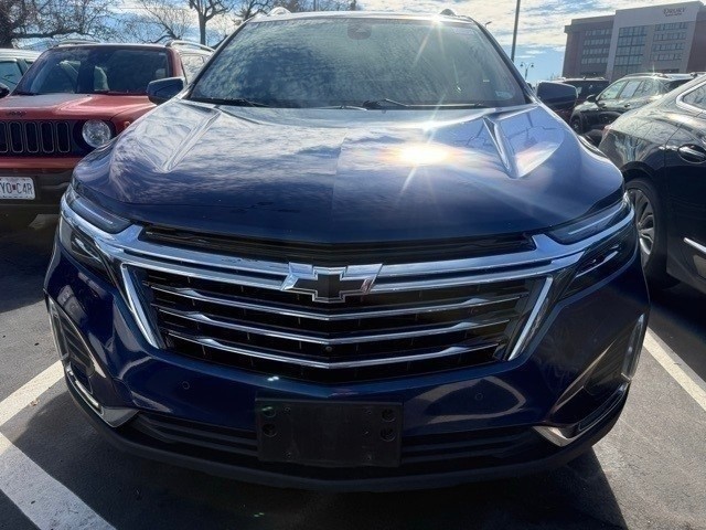 Chevrolet Equinox Vehicle Full-screen Gallery Image 2