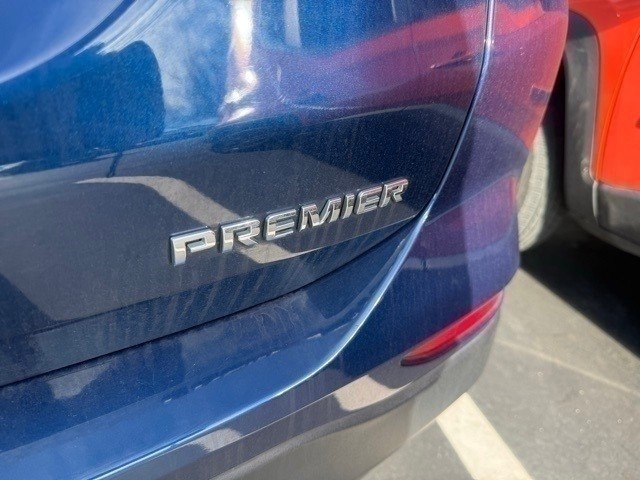 Chevrolet Equinox Vehicle Full-screen Gallery Image 9