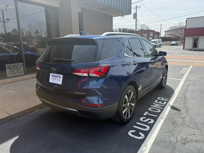 Chevrolet Equinox Vehicle Full-screen Gallery Image 3