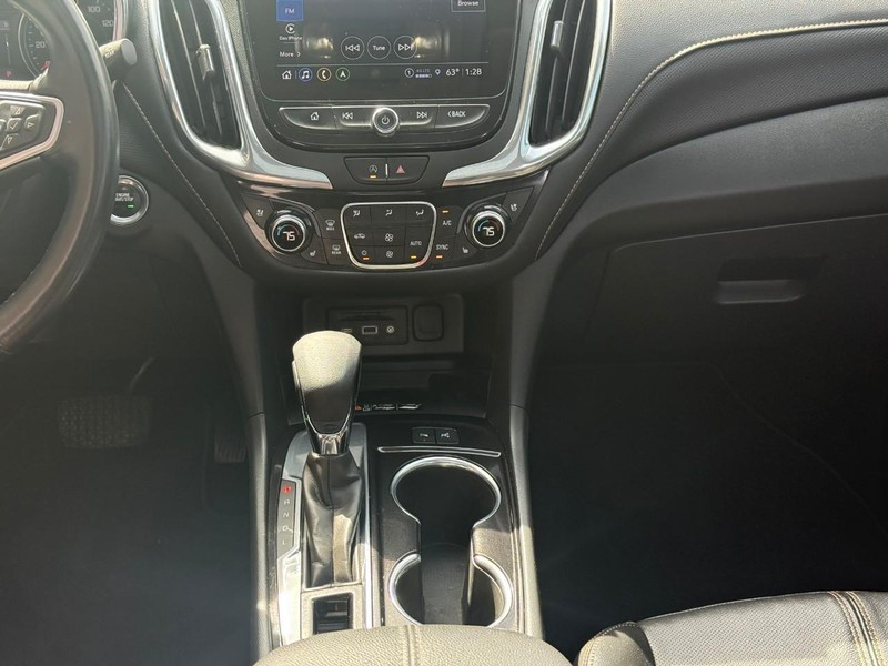 Chevrolet Equinox Vehicle Full-screen Gallery Image 13