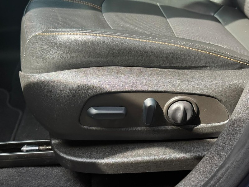 Chevrolet Equinox Vehicle Full-screen Gallery Image 17