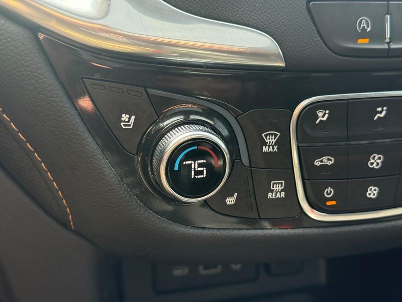 Chevrolet Equinox Vehicle Full-screen Gallery Image 21