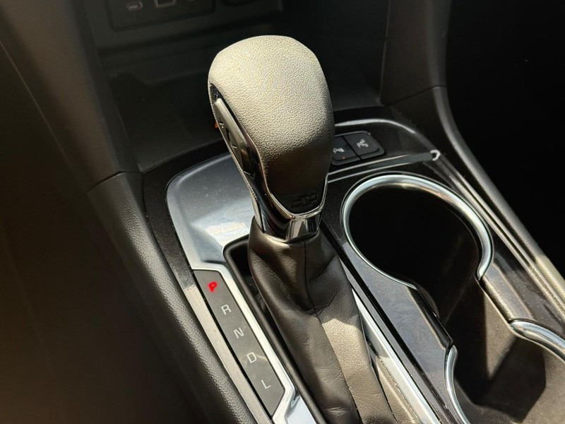 Chevrolet Equinox Vehicle Full-screen Gallery Image 22