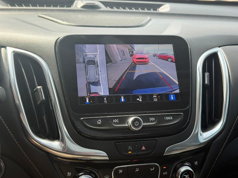 Chevrolet Equinox Vehicle Full-screen Gallery Image 23