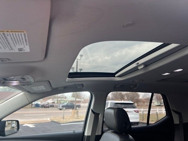 Chevrolet Traverse Vehicle Full-screen Gallery Image 8