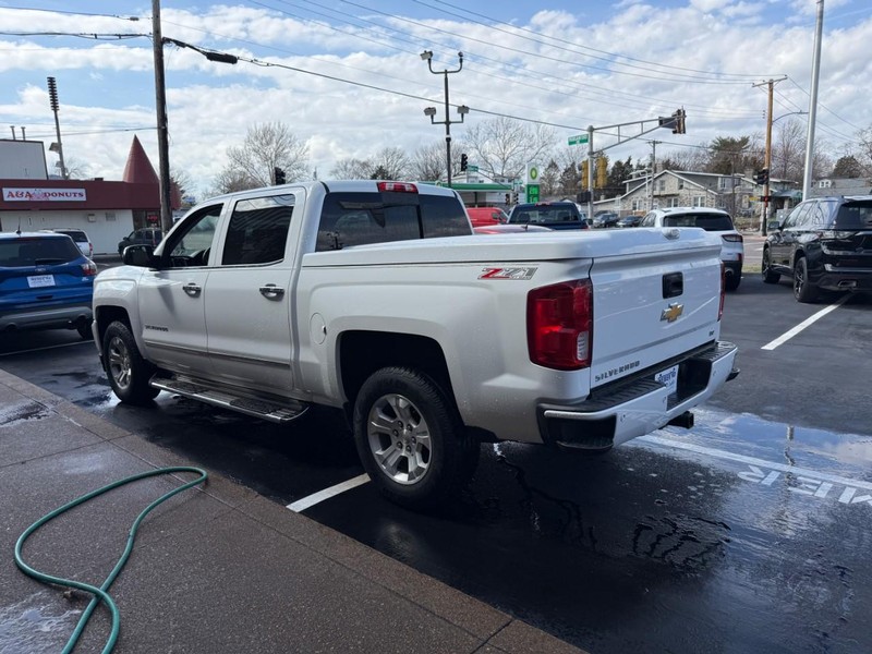 Chevrolet Silverado 1500 Vehicle Full-screen Gallery Image 4