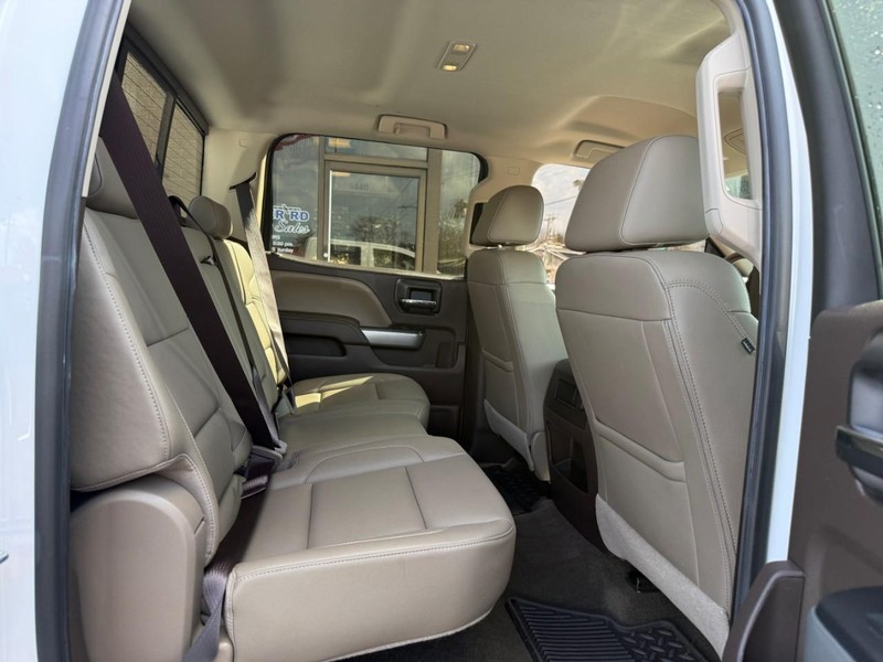 Chevrolet Silverado 1500 Vehicle Full-screen Gallery Image 10