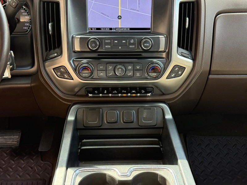 Chevrolet Silverado 1500 Vehicle Full-screen Gallery Image 14