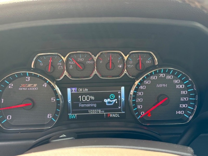 Chevrolet Silverado 1500 Vehicle Full-screen Gallery Image 21