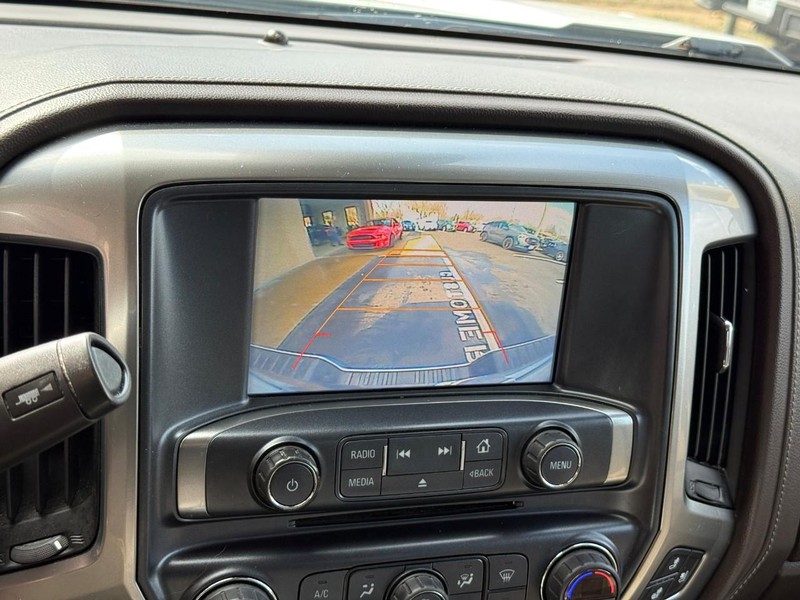 Chevrolet Silverado 1500 Vehicle Full-screen Gallery Image 23