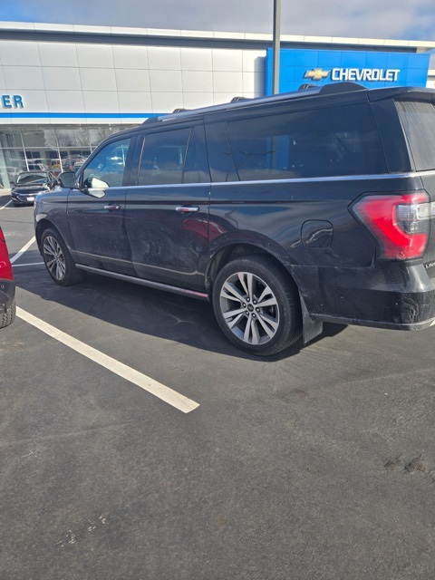 Ford Expedition Max Vehicle Full-screen Gallery Image 4