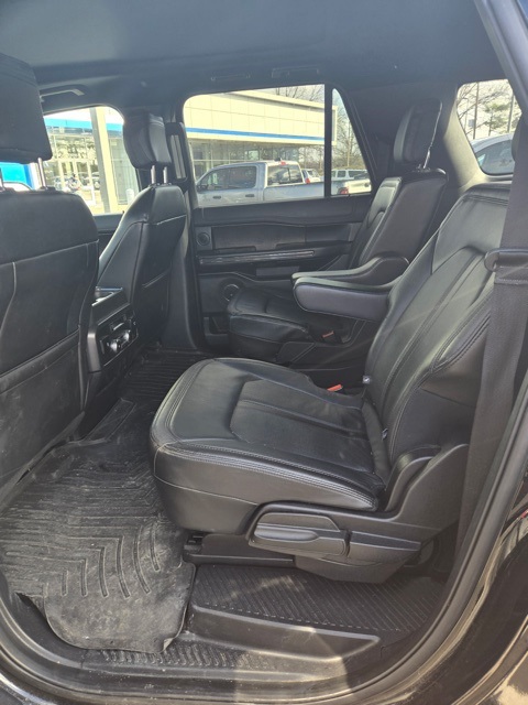 Ford Expedition Max Vehicle Full-screen Gallery Image 5
