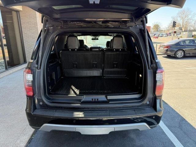 Ford Expedition Max Vehicle Full-screen Gallery Image 07