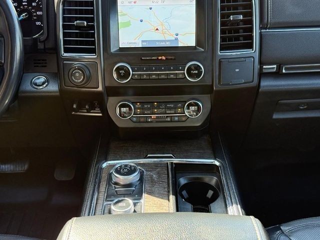 Ford Expedition Max Vehicle Full-screen Gallery Image 15