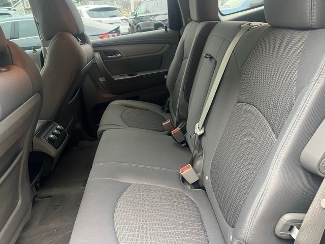 Chevrolet Traverse Vehicle Full-screen Gallery Image 09