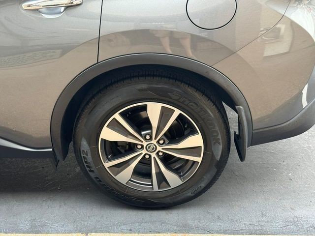 Nissan Murano Vehicle Full-screen Gallery Image 5