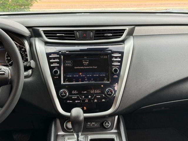 Nissan Murano Vehicle Full-screen Gallery Image 13