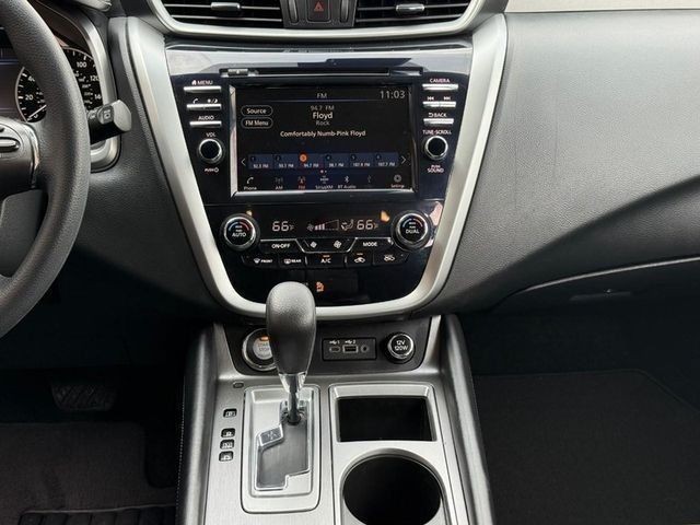 Nissan Murano Vehicle Full-screen Gallery Image 14
