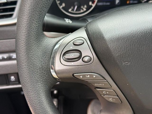 Nissan Murano Vehicle Full-screen Gallery Image 18