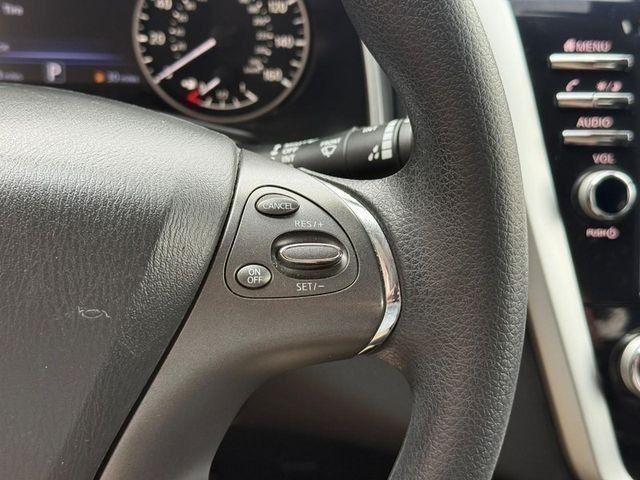 Nissan Murano Vehicle Full-screen Gallery Image 19