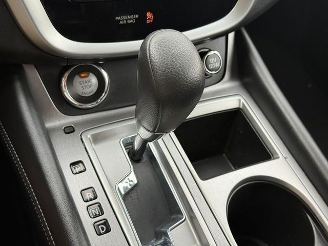 Nissan Murano Vehicle Full-screen Gallery Image 21