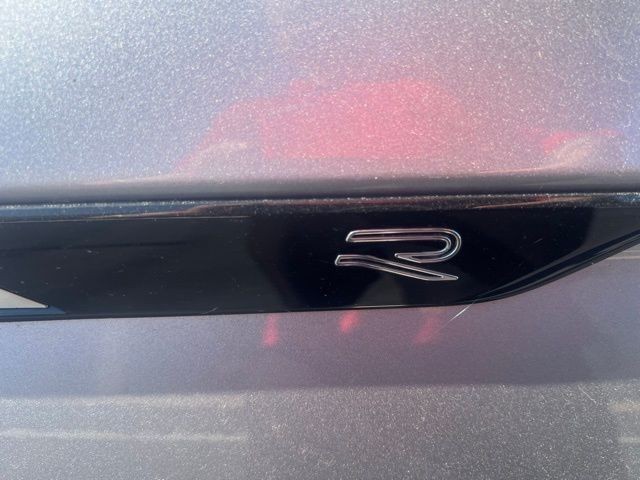 Volkswagen Tiguan Vehicle Full-screen Gallery Image 06