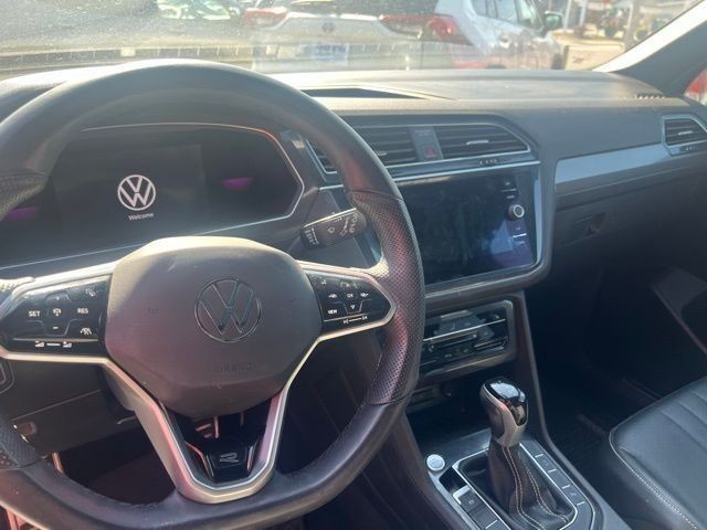 Volkswagen Tiguan Vehicle Full-screen Gallery Image 08