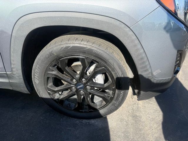 GMC Terrain Vehicle Full-screen Gallery Image 4