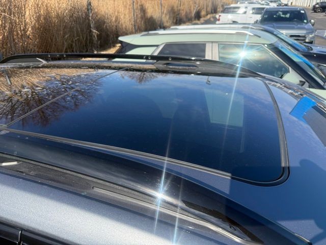 GMC Terrain Vehicle Full-screen Gallery Image 5