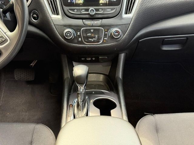 Chevrolet Malibu Vehicle Full-screen Gallery Image 15