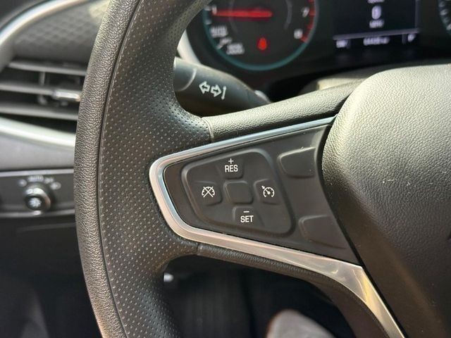 Chevrolet Malibu Vehicle Full-screen Gallery Image 19