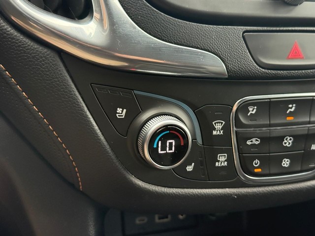Chevrolet Equinox Vehicle Full-screen Gallery Image 22
