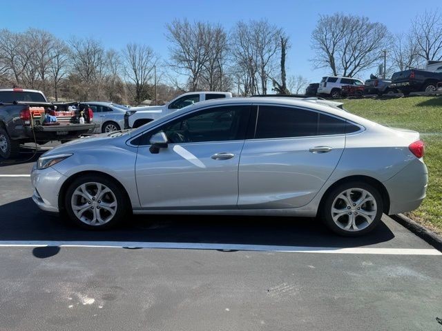 Chevrolet Cruze Vehicle Full-screen Gallery Image 7