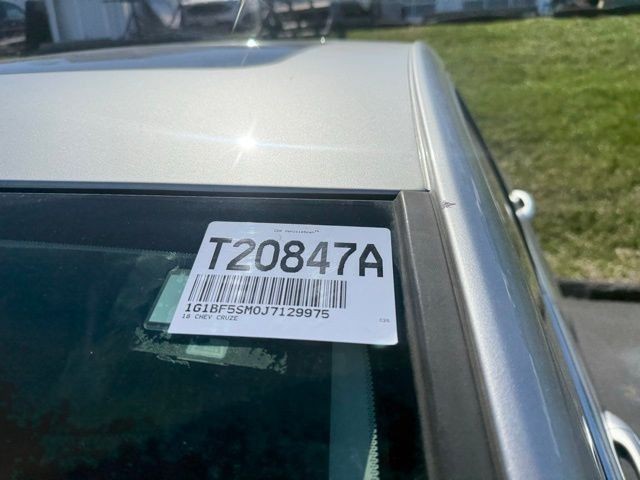 Chevrolet Cruze Vehicle Full-screen Gallery Image 8