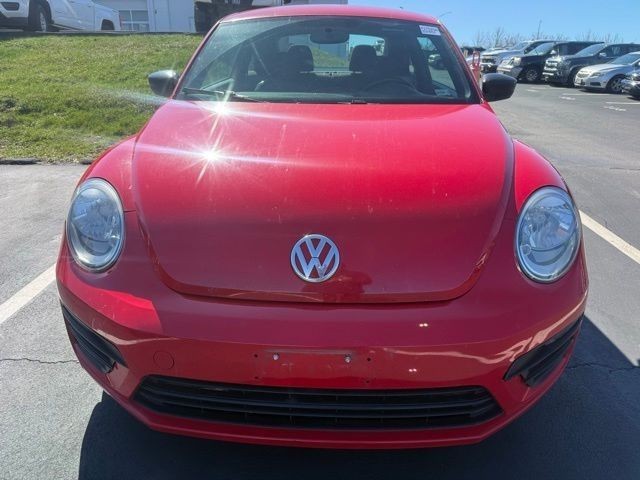 Volkswagen Beetle Vehicle Full-screen Gallery Image 2