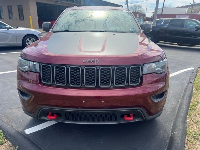 Jeep Grand Cherokee Vehicle Full-screen Gallery Image 2