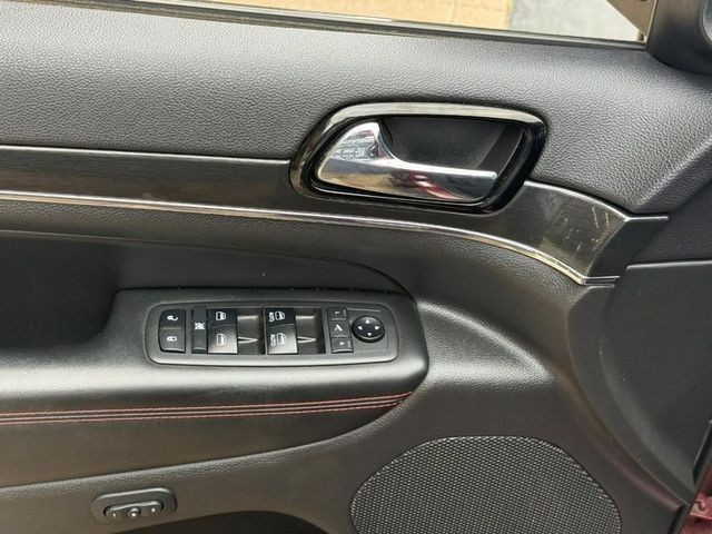 Jeep Grand Cherokee Vehicle Full-screen Gallery Image 14