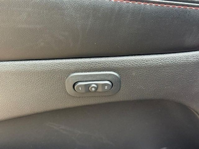 Jeep Grand Cherokee Vehicle Full-screen Gallery Image 15