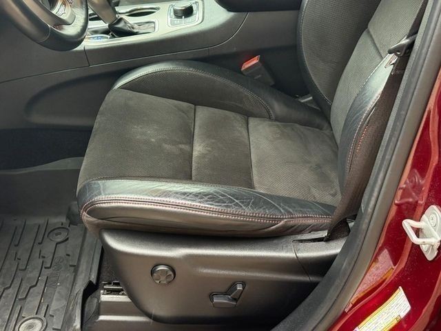 Jeep Grand Cherokee Vehicle Full-screen Gallery Image 16