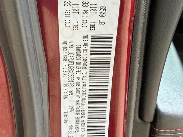 Jeep Grand Cherokee Vehicle Full-screen Gallery Image 23