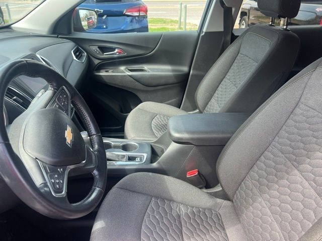 Chevrolet Equinox Vehicle Full-screen Gallery Image 8