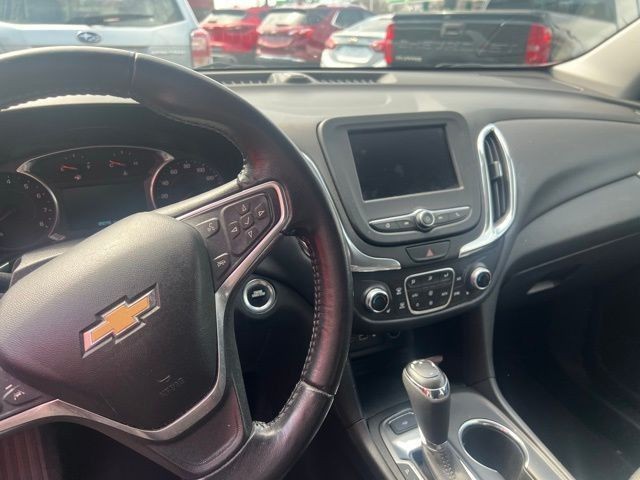 Chevrolet Equinox Vehicle Full-screen Gallery Image 9