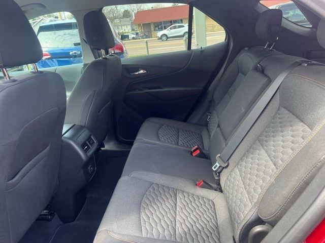 Chevrolet Equinox Vehicle Full-screen Gallery Image 10