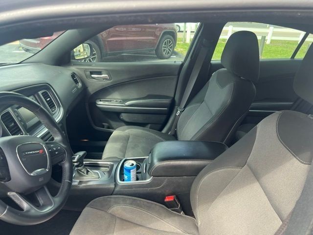 Dodge Charger Vehicle Full-screen Gallery Image 4